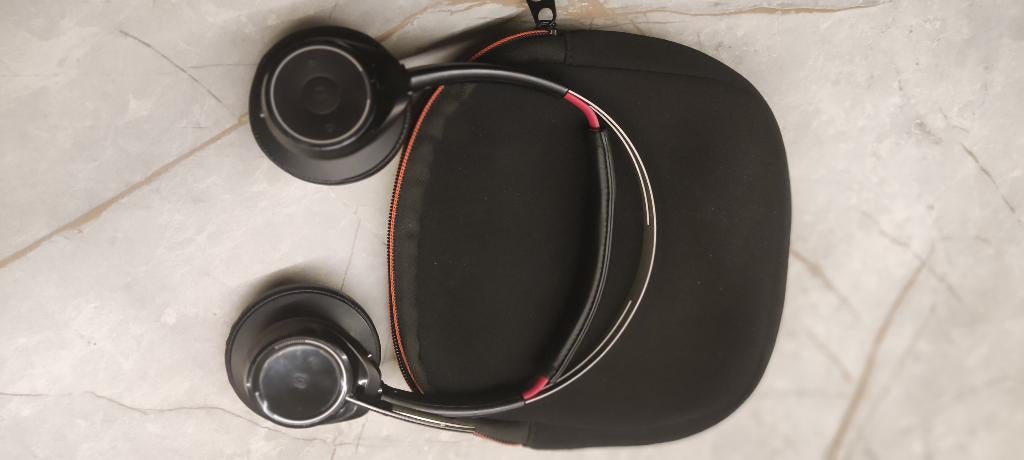 Plantronics Voyager Focus UC headset, Ophalen of Verzenden, Zo goed als nieuw, Overige merken