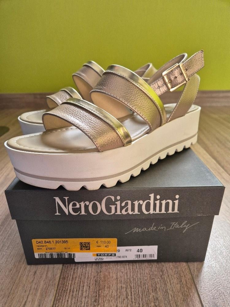 Sandalen Nero Giardini, Enlèvement ou Envoi, Comme neuf