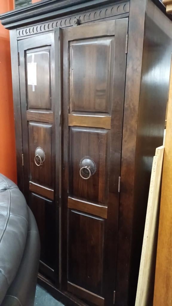 Bruine houten kast met legplanken, Enlèvement, Utilisé