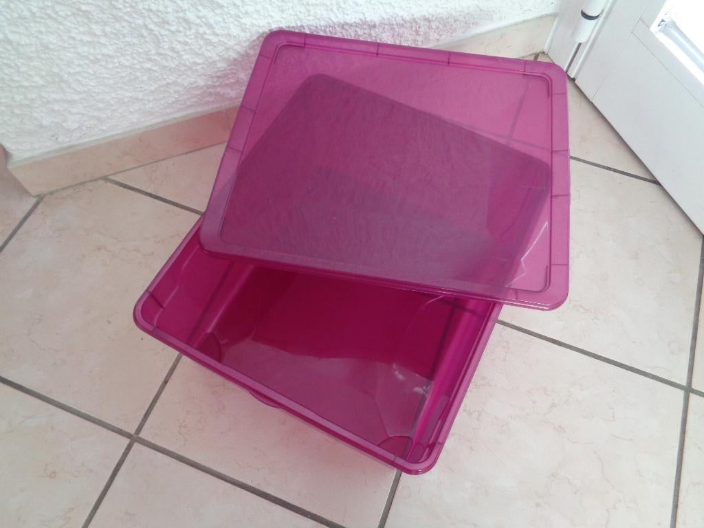 Bac plastique mauve avec couvercle X 2 pièces., Huis en Inrichting, Woonaccessoires | Kisten, Ophalen, Gebruikt, Overige materialen