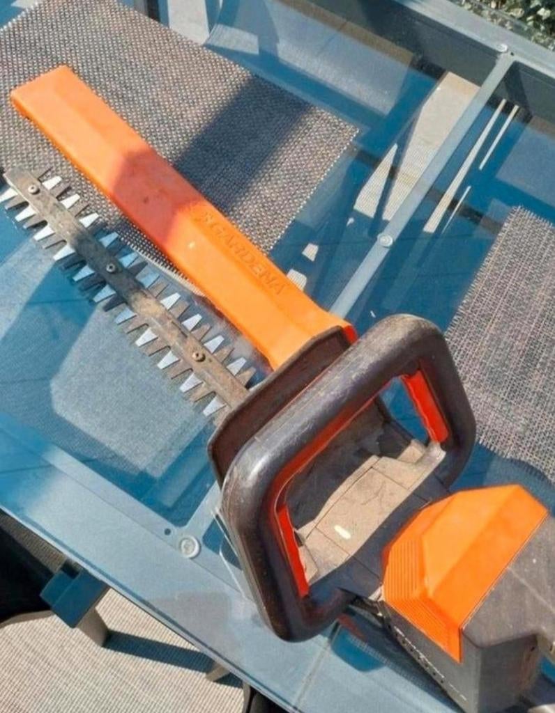 Heggeschaar gardena, Ophalen