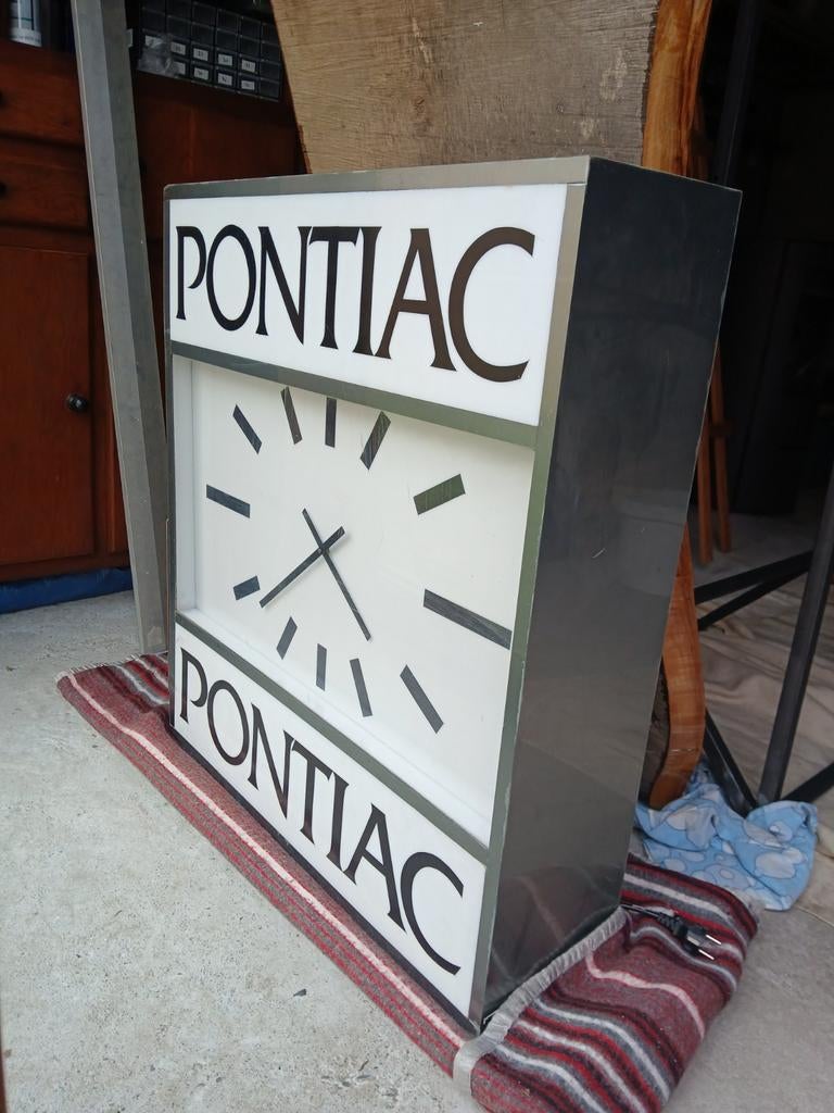 Vintage Pontiac klok, Huis en Inrichting, Woonaccessoires | Tekstborden en Spreuken, Ophalen