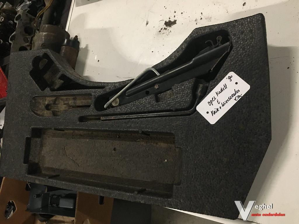 Opel Kadett E 1990 Krik met wielsleutel, Auto diversen, Autogereedschap, Gebruikt, -, -, Ophalen of Verzenden