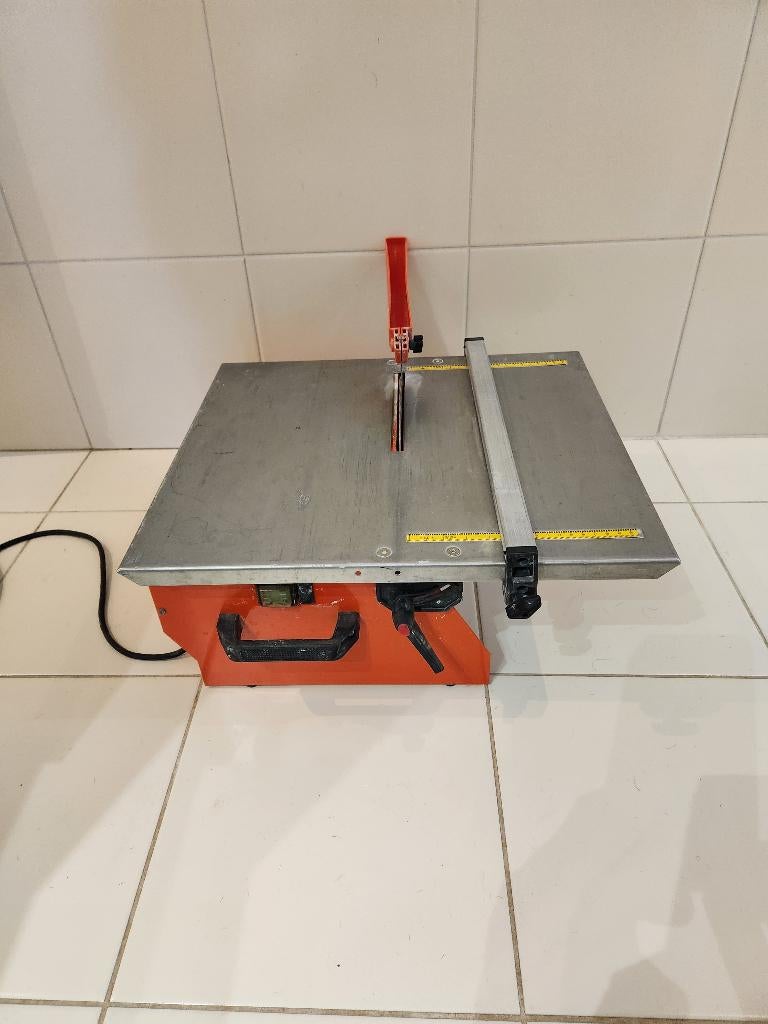 Coupe carrelage électrique à eau 800w en métal, 600 à 1200 watts, 30 à 70 mm, Enlèvement, Utilisé