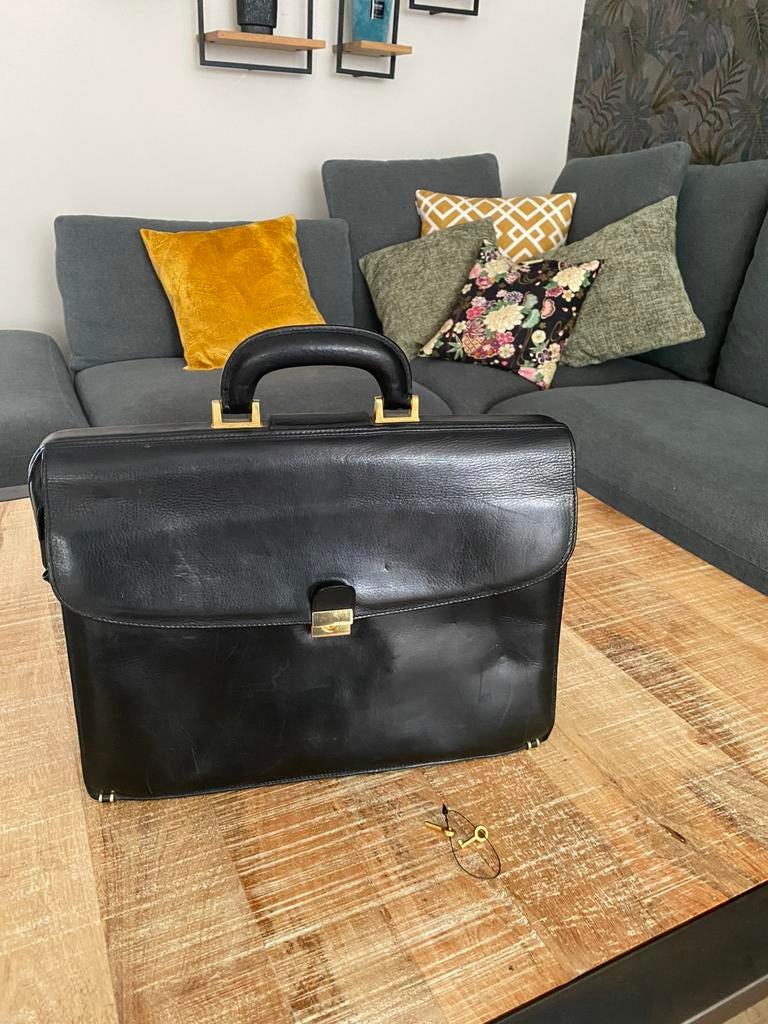 Koffer van leer, Computers en Software, Laptoptassen, Ophalen of Verzenden, Zo goed als nieuw