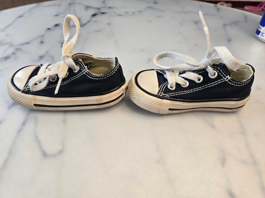 Converse All Star noires bébé / infant – Taille 20 (US 4), Enfants & Bébés, Vêtements enfant | Chaussures & Chaussettes, Converse