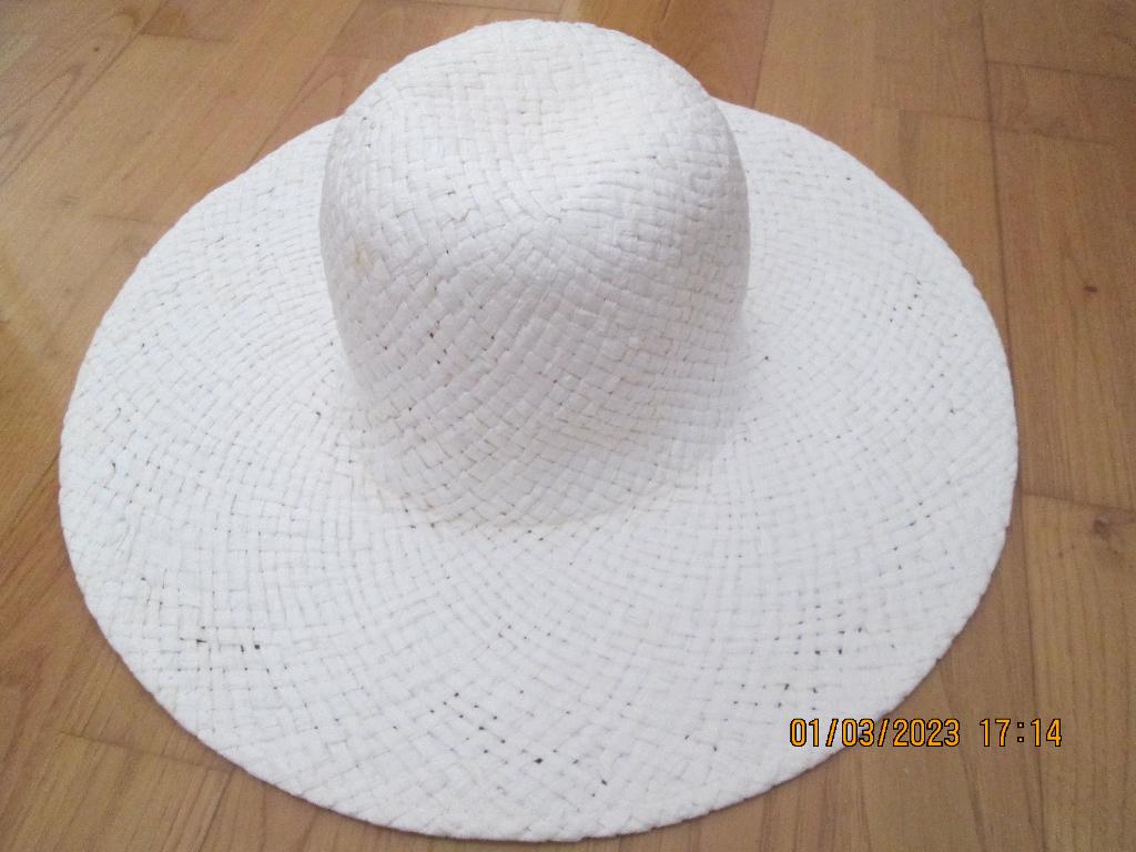 Chapeau blanc, H&M, Chapeau, Enlèvement, Porté