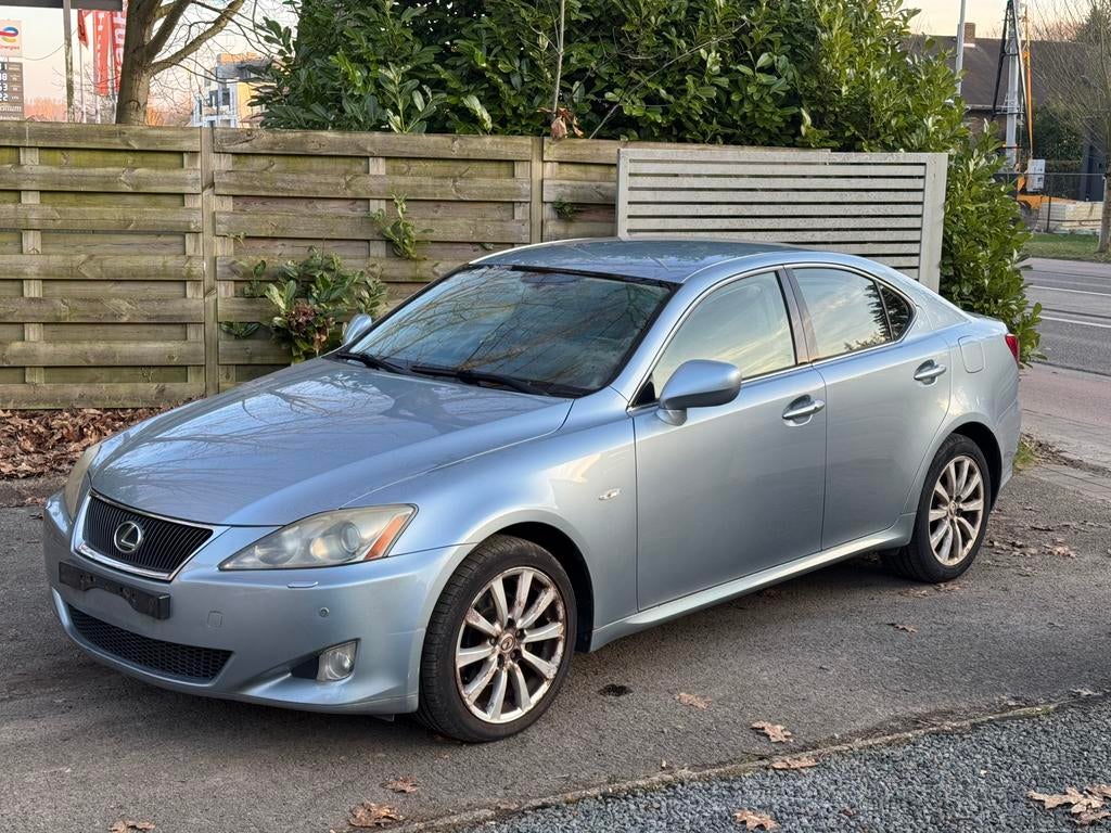 Lexus is 220D, GPS, Camera, Cuir, Très Propre, Autos, Lexus, Entreprise, Achat, IS, ABS, Caméra de recul, Phares directionnels