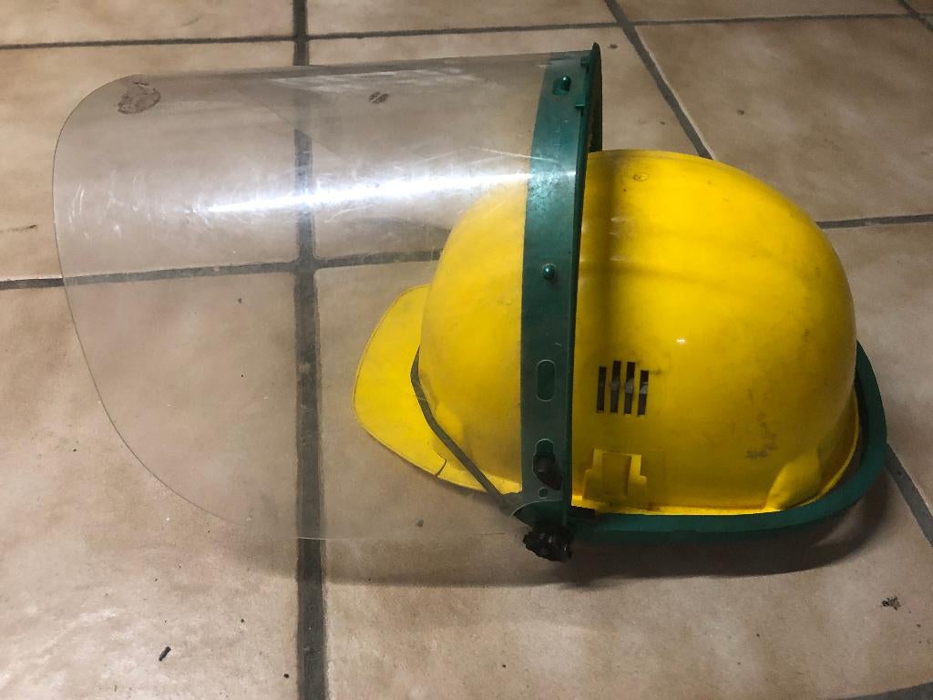 Veiligheidshelm met vizier, Ophalen, Met vizier