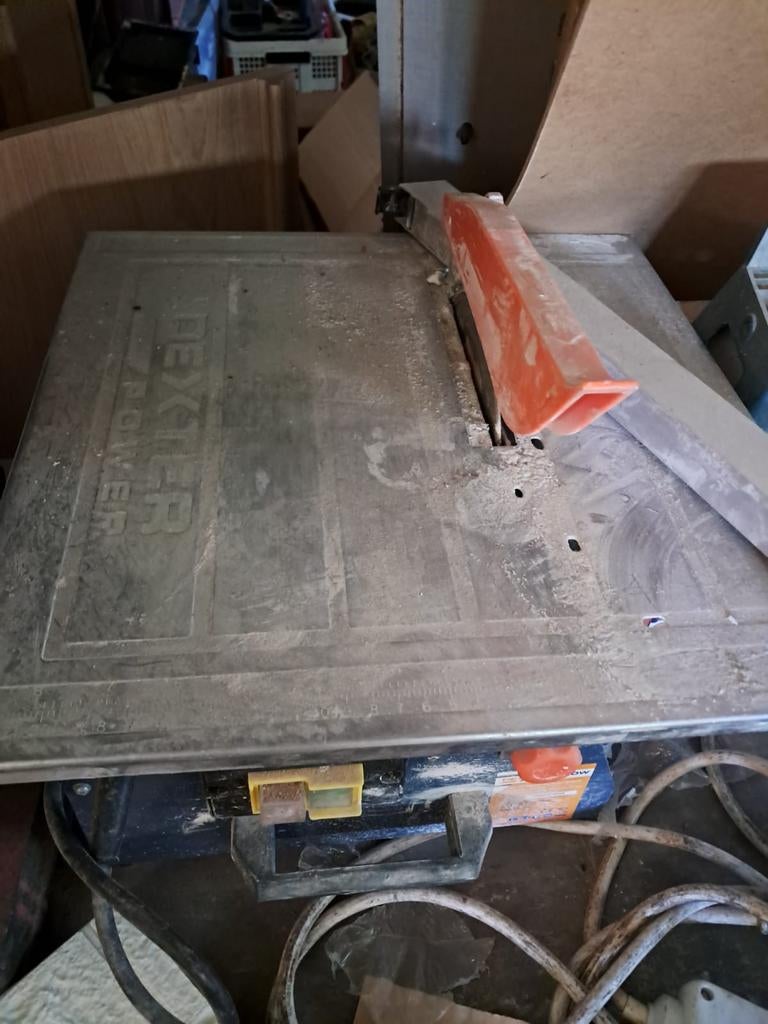 Coupe-carrelage électrique DEXTER 750W – fonctionne parfaite, Enlèvement