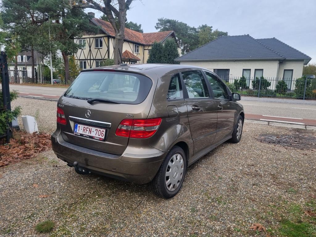Mercedes B180 Automatic avec seulement 124 000 km, Autos, Argent ou Gris, Achat, Beige, Entreprise