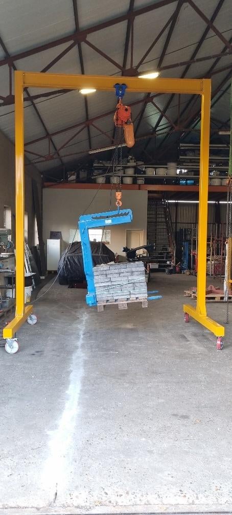 portaalkraan 1Ton, Ophalen, Nieuw, Handmatig