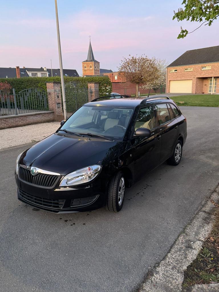 Skoda Fabia Break 2012 1.2Benzine 88000km Eerste eigenaar, Autos, Skoda, Euro 5, Achat, Vitres électriques, Entreprise