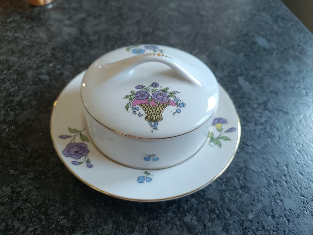 Ravissant beurrier en porcelaine de Bavière, Enlèvement ou Envoi, Porcelaine