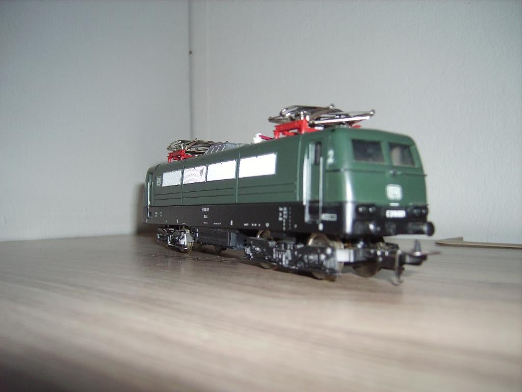 LOCOMOTIVE ÉLECTRIQUE VERTE LIMA DE LA SÉRIE E310, Hobby & Loisirs créatifs, Trains miniatures | HO, Analogique, Enlèvement ou Envoi