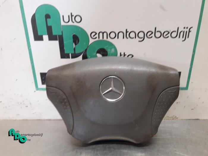 Plaque de protection divers d'un Mercedes Sprinter (Sprinter, 3 mois de garantie, Utilisé, -, -