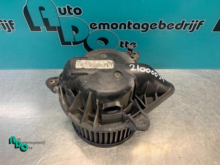 Moteur de ventilation chauffage d'un Renault Trafic, Renault, -, 3 mois de garantie, Utilisé