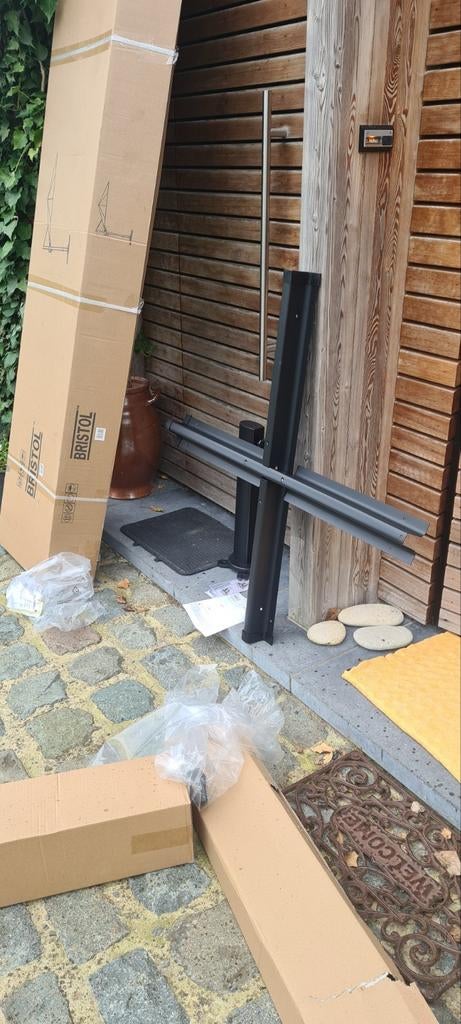 Accessoires parasol BRISTOL: pieds neufs et pièces, Enlèvement, Neuf