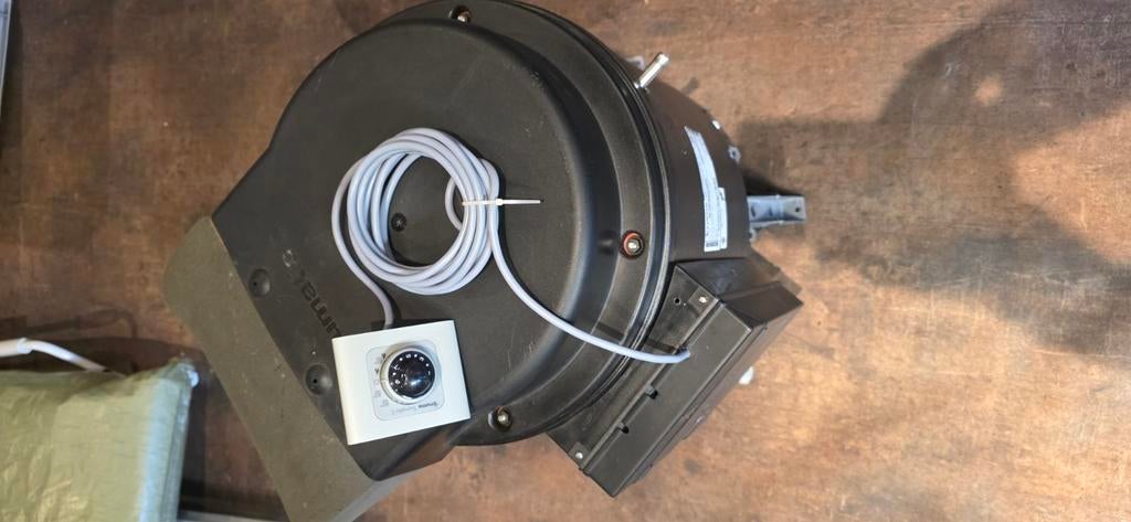 2x truma COMBI C6002 op 12v en 30mB met bedieningsschakelaar, Ophalen, Zo goed als nieuw