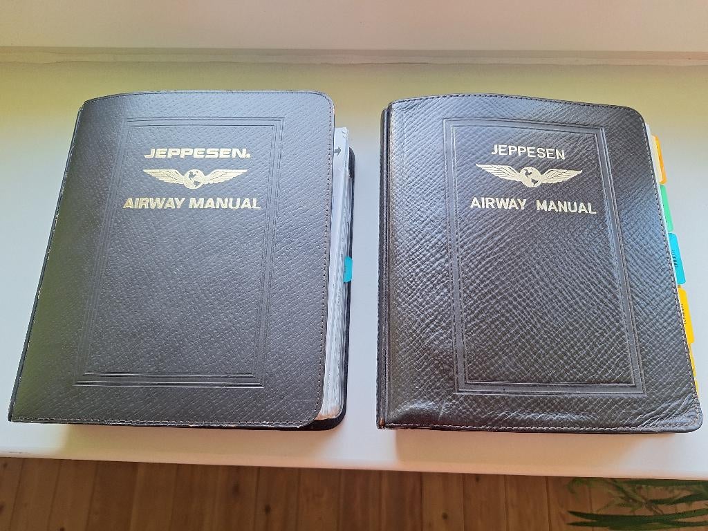 Jeppesen binders 2 stuks, Ophalen, Gebruikt