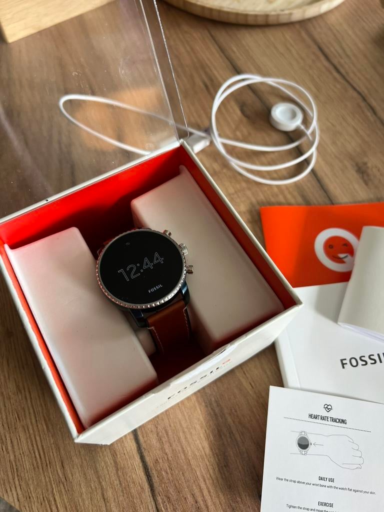 Fossil Q Explorist Touchscreen Smartwatch, Handtassen en Accessoires, Smartwatches, Ophalen, Nieuw