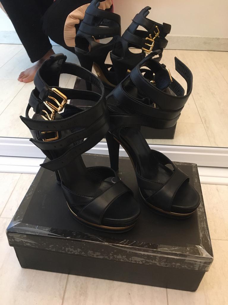 Gucci sandalen maat 37, Kleding | Dames, Zwart, Schoenen met hoge hakken, Gucci, Zo goed als nieuw