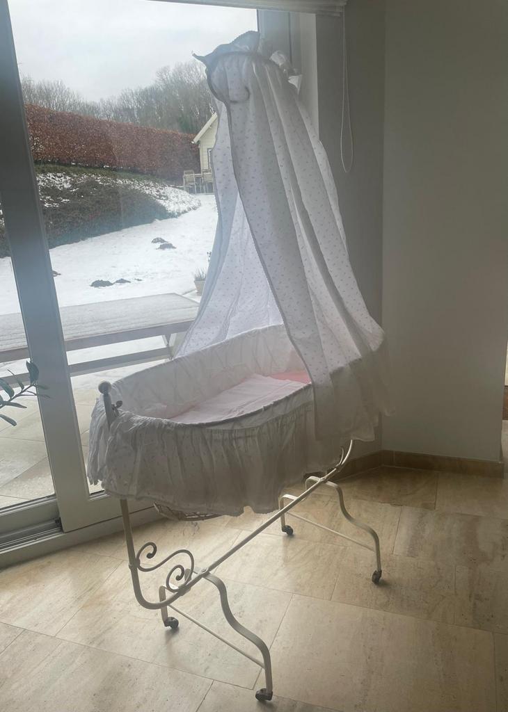 Antieke wieg inclusief linnen en matras, Kinderen en Baby's, Babywiegjes en Ledikanten, Ophalen, Wieg