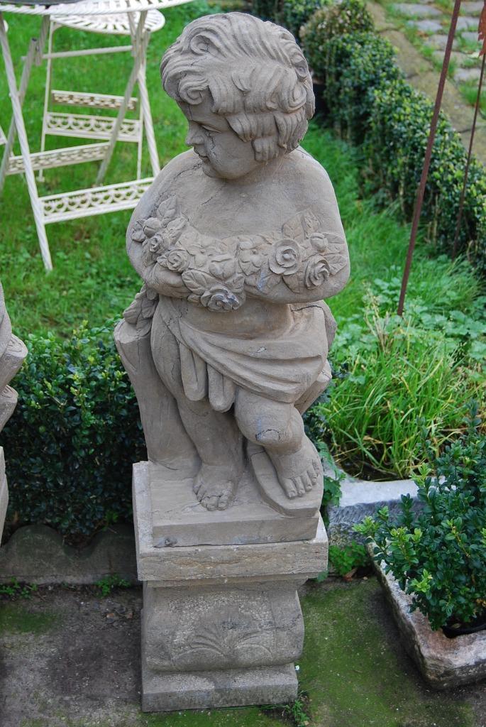 PRACHTIG BEELDJE IN BLAUWE STEEN  SOKKEL (de cherubijn), Tuin en Terras, Ophalen, Gebruikt, Steen, Overige typen