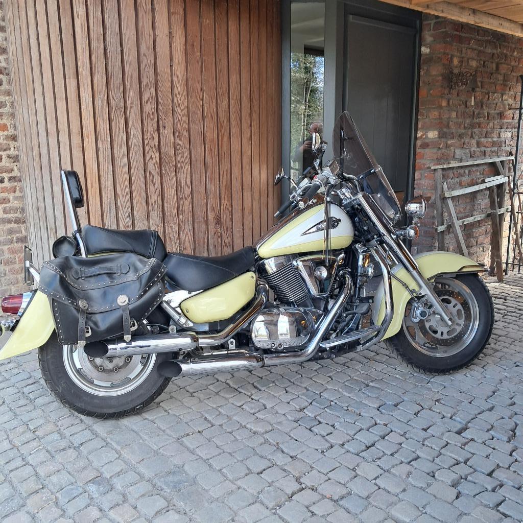 Suzuki Intruder 1500 LC