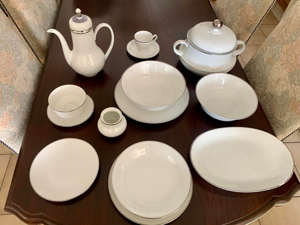 Prachtig en tijdloos porseleinen servies, Ophalen