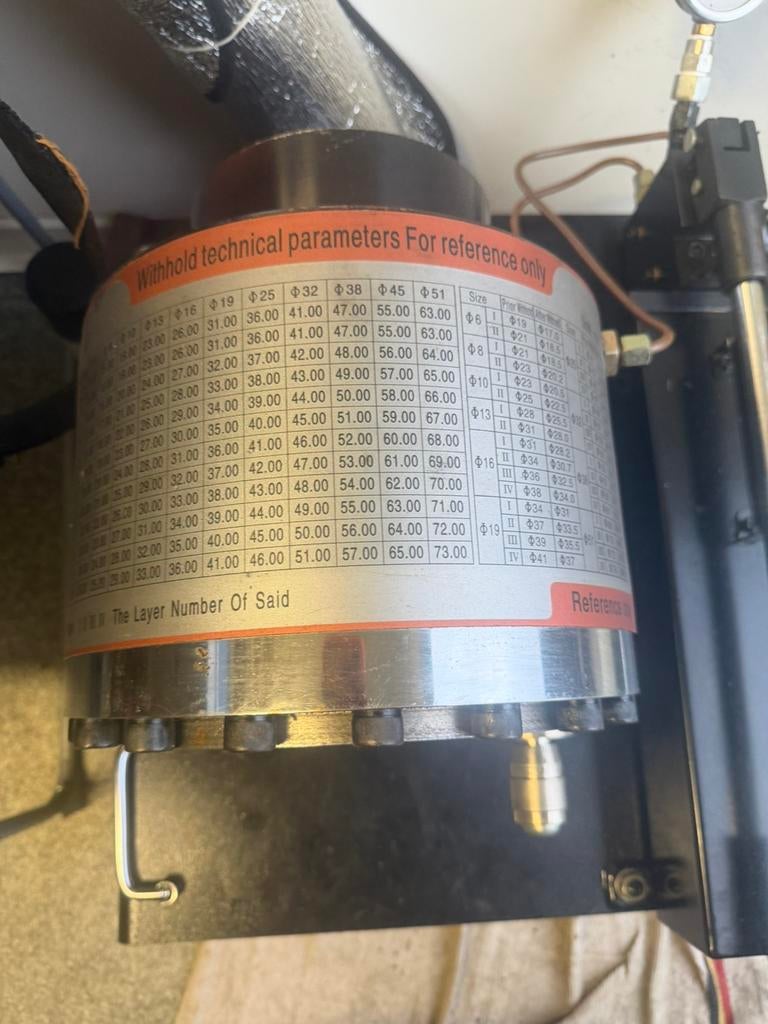 Hydraulische mobiele slangenpers te koop handbedieng, Ophalen, Gebruikt, Gee idee, Geen idee