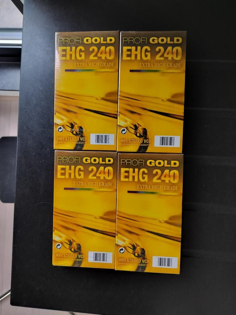 Cassettes vidéo, neuves, dans leur emballage, pour 4 pièces, CD & DVD, Enlèvement ou Envoi, Comme neuf