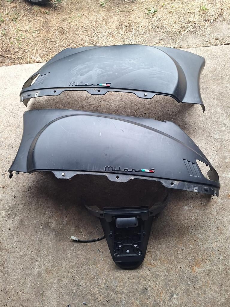 Ils couvrent le scooter Neco GTS BTC 50cc, Vélos & Vélomoteurs, Enlèvement ou Envoi