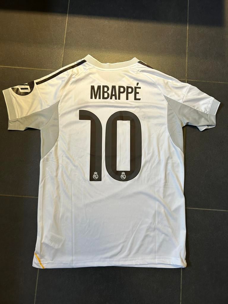 Maillot original du Real Madrid 25-26 Mbappe 10, Sports & Fitness, Taille S, Enlèvement ou Envoi, Neuf, Maillot
