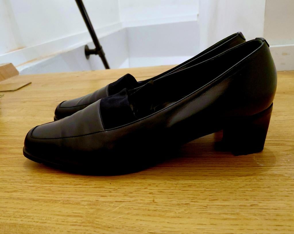 Chaussure en cuir pour femme pointure 42, Vêtements | Femmes, Chaussures, Enlèvement ou Envoi