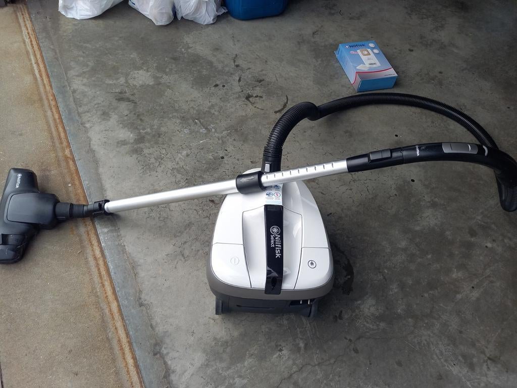Nilfisk stofzuiger, Elektronische apparatuur, Stofzuigers, Ophalen, Zo goed als nieuw, Stofzuiger