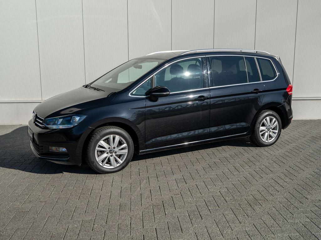 Volkswagen Touran 1.5 TSI DSG Highline - 7ZIT/ACC/APPLE CARP, Auto's, 4 cilinders, Alcantara, https://public.car-pass.be/vhr/8f6411a3-8c0d-465d-901e-b4d0a46dfde3