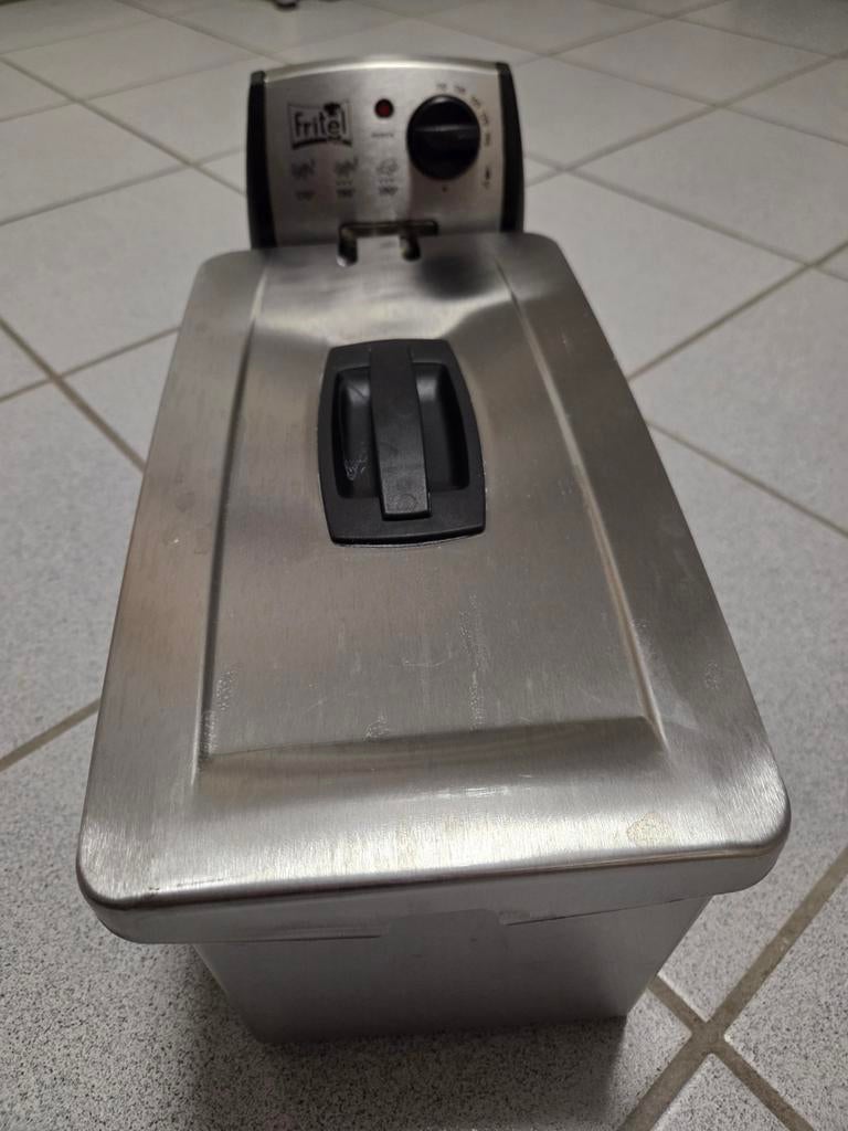 Frietketel Fritel.Mag in afwasmachine, dus makkelijk proper., Ophalen