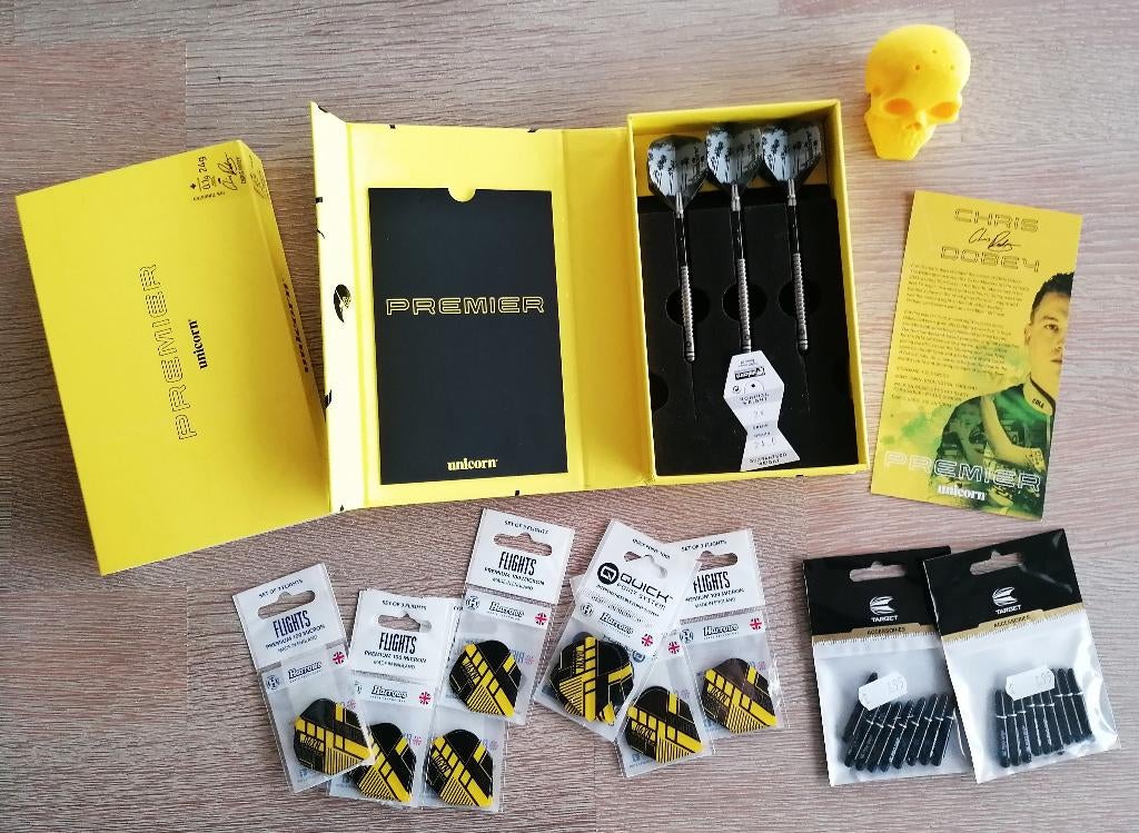 Hollywood Dobey Premier 24 gram,shafts,flights & darthouder, Ophalen of Verzenden, Nieuw, Pijlen