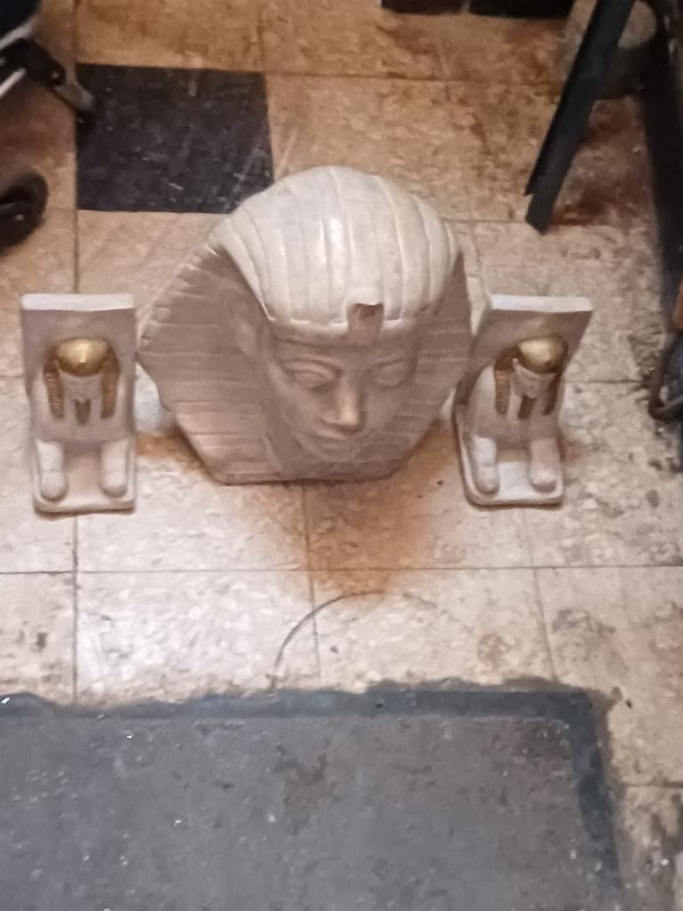 Statue Egypt, Jardin & Terrasse, Enlèvement