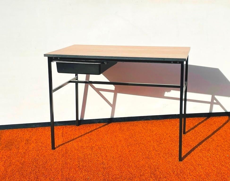 Klein Junior Meurop bureau [ Vintage 60s ] Guariche desk, Huis en Inrichting, Bureaus, Vintage, Ophalen of Verzenden, Gebruikt