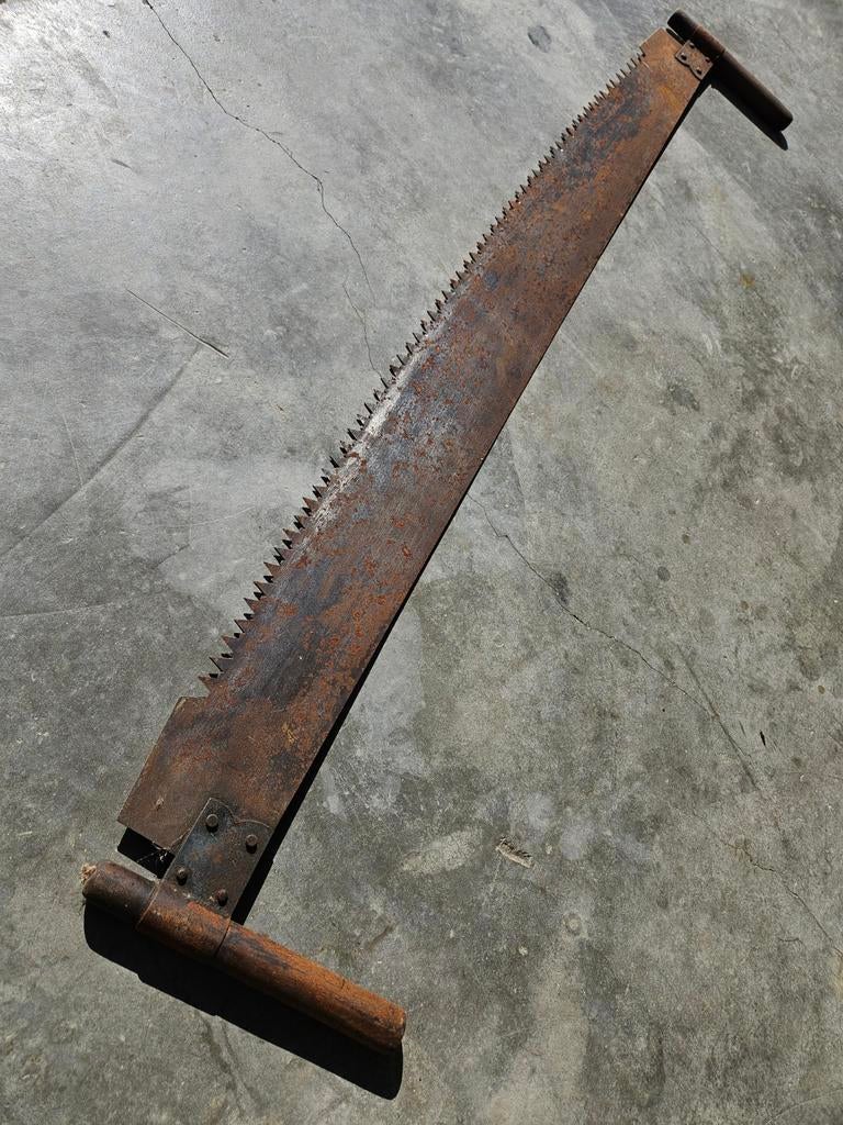 Ancienne scie à bois