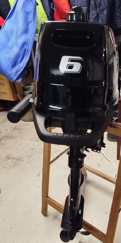 Moteur Suzuki 6 cv, Enlèvement, Essence, Moteur hors-bord