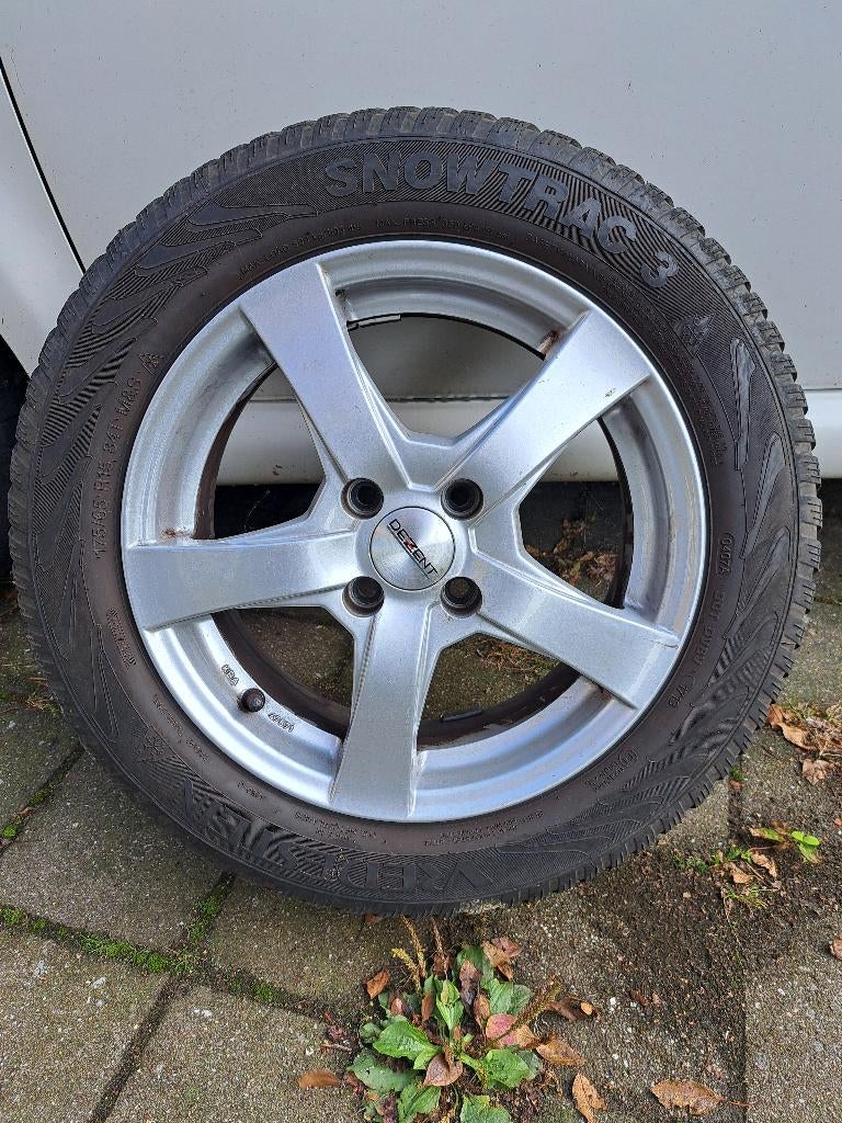Pneus d'hiver Snowtrac3 sur jante Dezent 175/65 R15, 15 pouces, Pneus hiver, 175 mm, Véhicule de tourisme