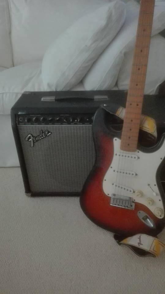 Fender stratocaster  gemaakt in de. USA, Ophalen, Fender, Met versterker, Zo goed als nieuw