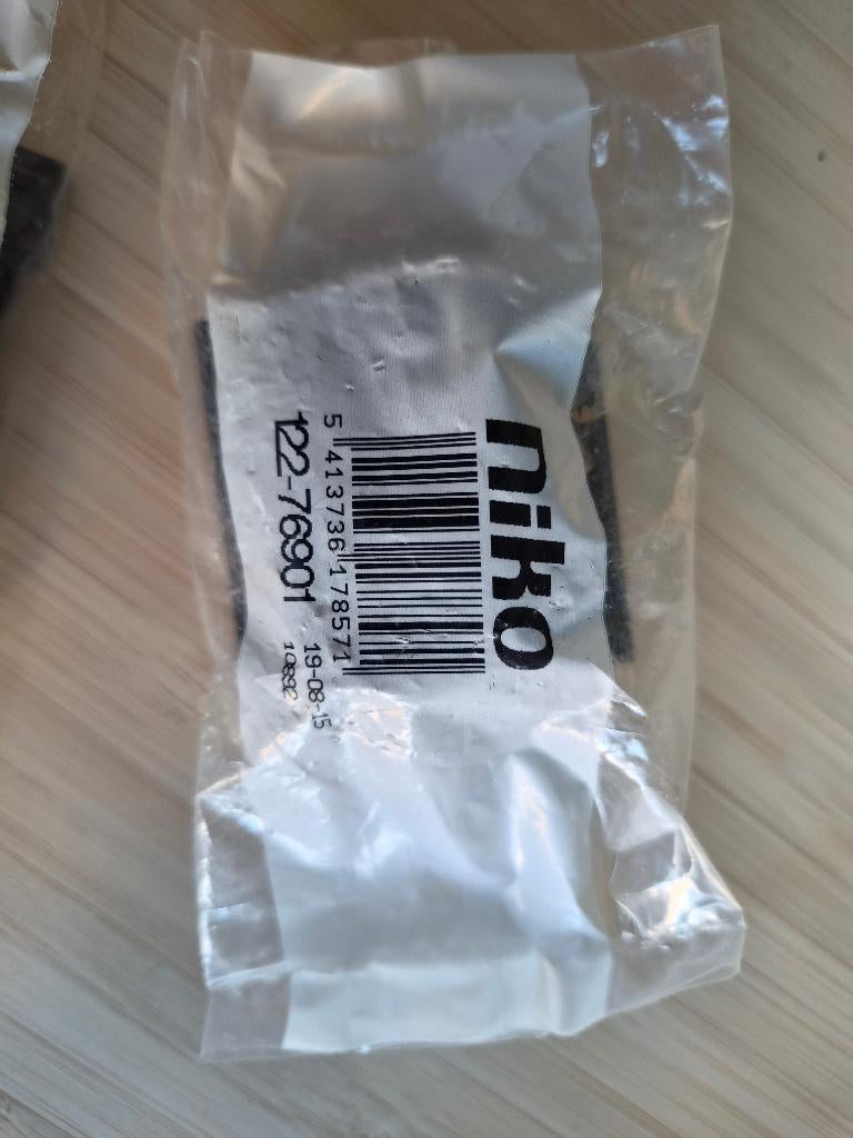 Niko - blindplaat, Doe-het-zelf en Bouw, Ophalen, Nieuw, Schakelaar