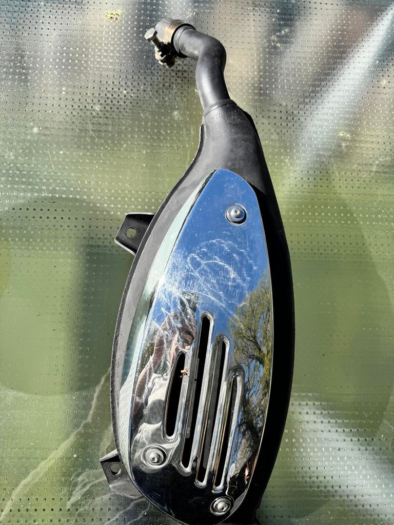 Origine vespa uitlaat, Ophalen