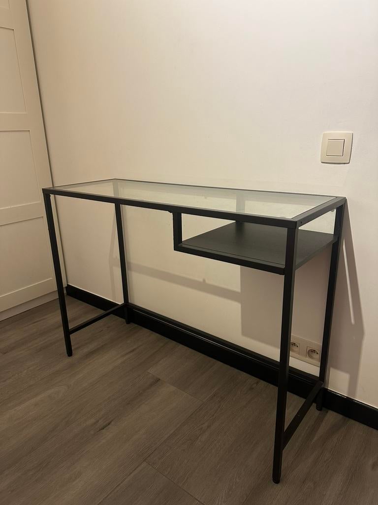 IKEA VITTSJÖ bureau glas/zwart met zijplank, Huis en Inrichting, Ophalen
