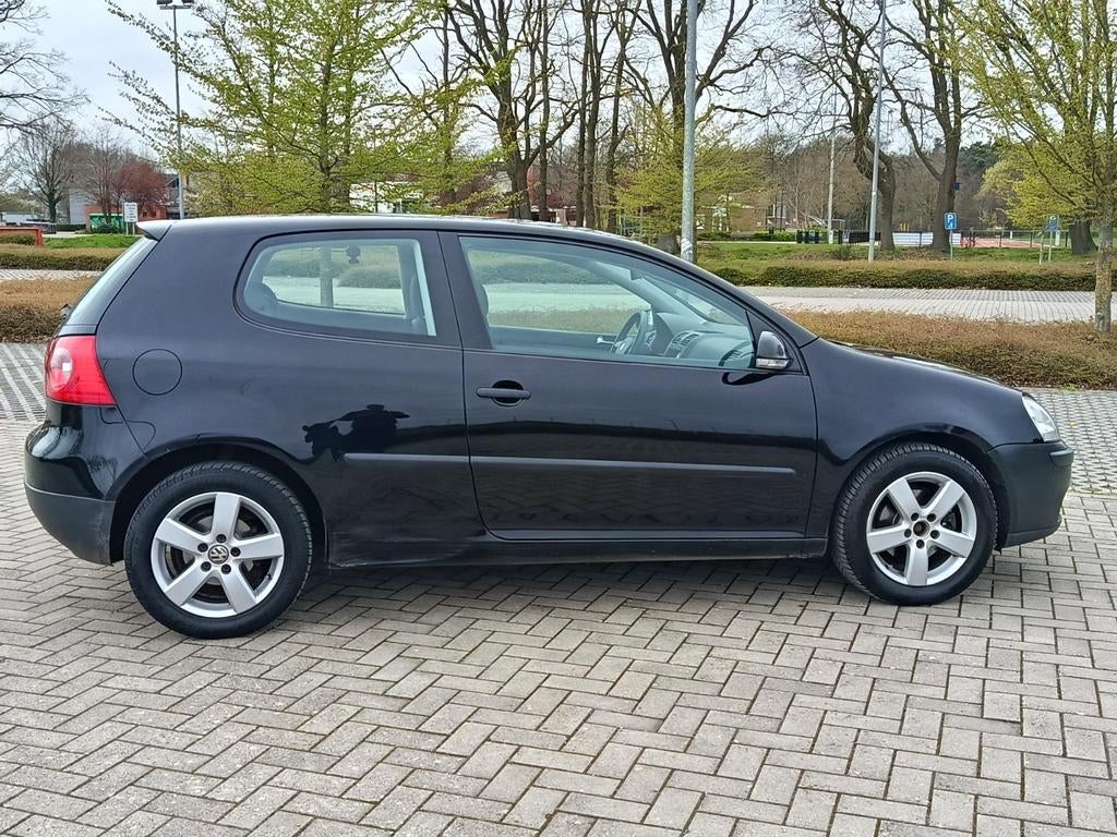Golf 5 / Automaat / benzine/ 1.6 Cc/ 75 Kw/ Android radio, Auto's, Volkswagen, Automaat, Bedrijf, Golf, Bluetooth