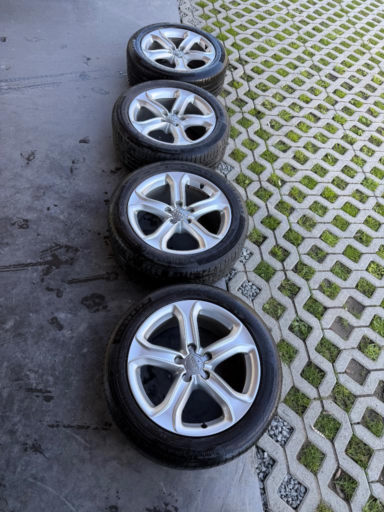 Jantes et pneus Audi A4, A5, Autos : Pièces & Accessoires, Pneus & Jantes, Véhicule de tourisme, Pneus été, 17 pouces, Enlèvement